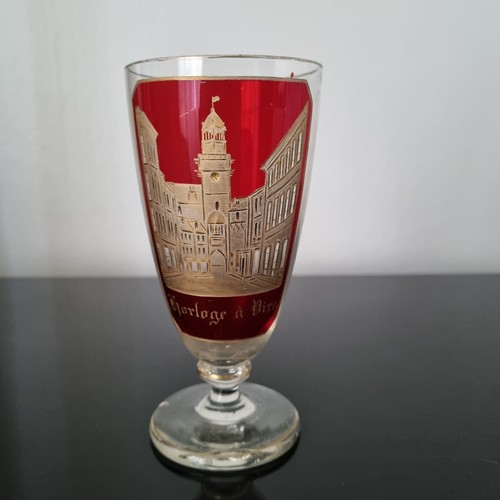 Verre cristal rouge gravé - verre,