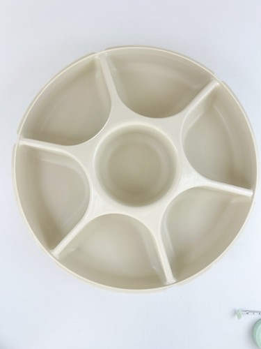 Tupperware serving center - serving,