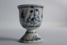 Ancien coquetier porcelaine