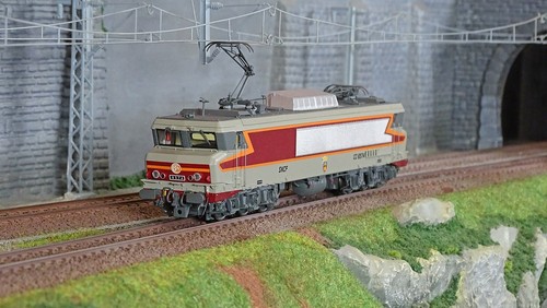 Models 10313 locomotive - ls,