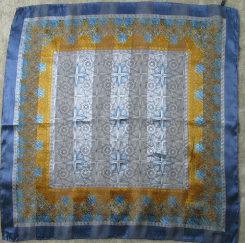Superbe foulard valentino - -superbe,