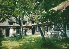 *1361 Cpsm  Houlgate - la Maison des Pêcheurs