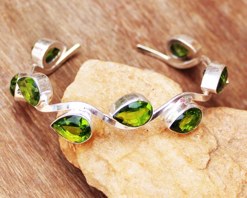 Bracelet bijoux fait - , main