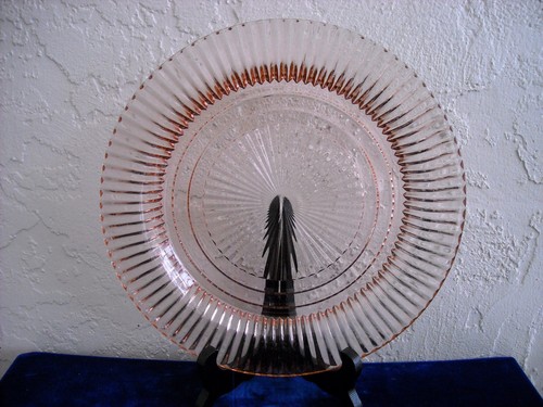 Queen mary dinner plate - mary, pink