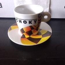 10 tasses avec soucoupes