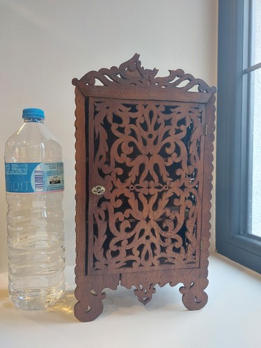 Superbe armoire bois - , dentelle
