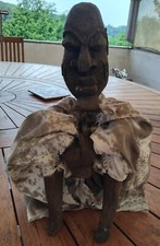 art africain ancien, homme assis. Le sage ? art populaire