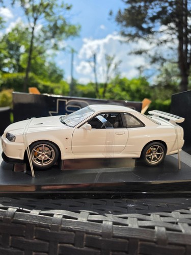 Autoart nissan skyline - 1/18,