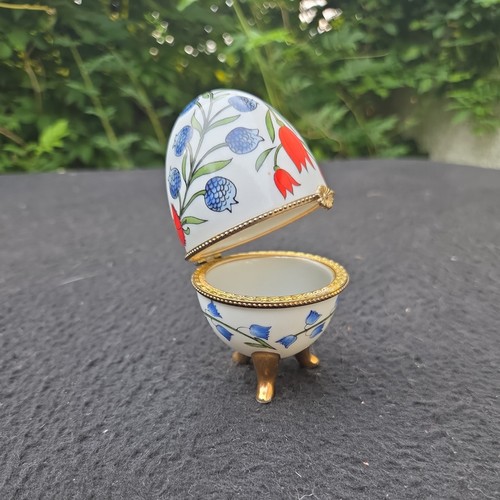 Oeuf porcelaine pilulier - en,