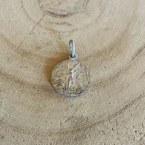 Pendentif médaille saint - pendentif,