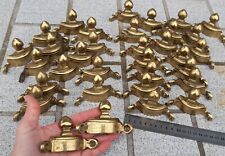 LOT 33 ANCIENNES ATTACHES EMBOUT FIXATION TRIANGULAIRE POUR BARRE TAPIS ESCALIER