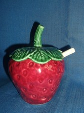 ancien confiturier en forme de fraie en faience