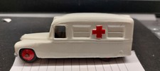 Dinky Toys GB - DAIMLER ambulance - 253