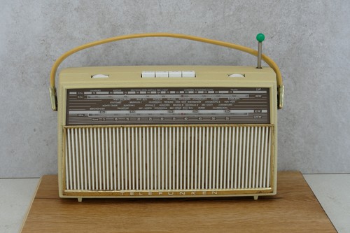 Telefunken portable radio - +,