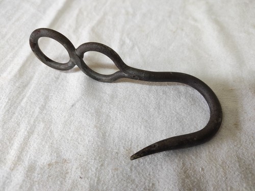 Ancien crochet boucher en - de,