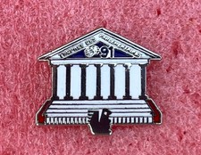 T19 Pins Pétanque TROPHEE des