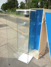 vitrine d'exposition avec son