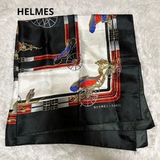 Foulard en soie HERMES Carre