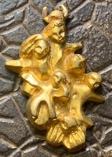 Pendentif en bronze doré LINE