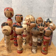 Lot de 15 figurines en bois