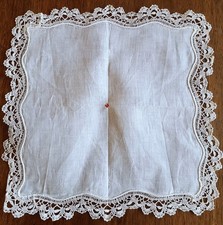 Linge liturgique-  voile de calice en fil et dentelle