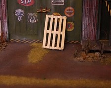 élément diorama palette bois Europe 1/18 atelier garage (4,5x 7.5)cm scale  1:18