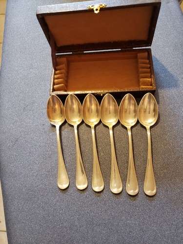 Coffret six cuillères à - de,