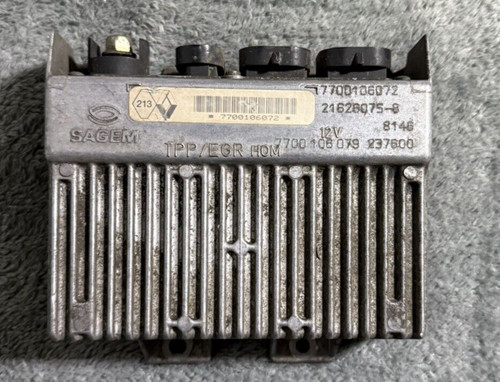 Calculateur moteur renault - calculateur,