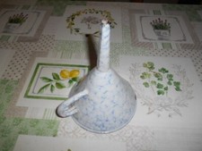 Ancien Entonnoir en Tôle Émaillé blanc et bleu Vintage