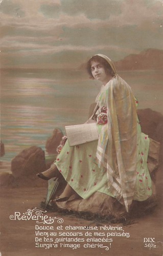 Reverie femme avec livre - reverie,