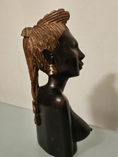 Statue en bois ethnique fait