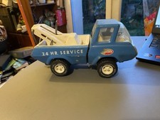 Ancien jouet tôle Tonka camion dépanneuse bleu 24 hr service vintage automobile