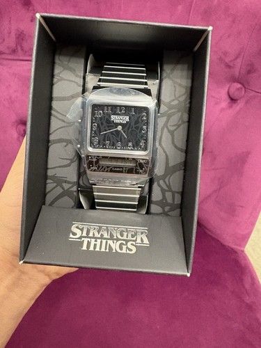 Montre casio stranger things - x,