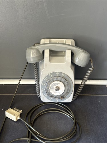 Téléphone mural ancien fixe - mural,