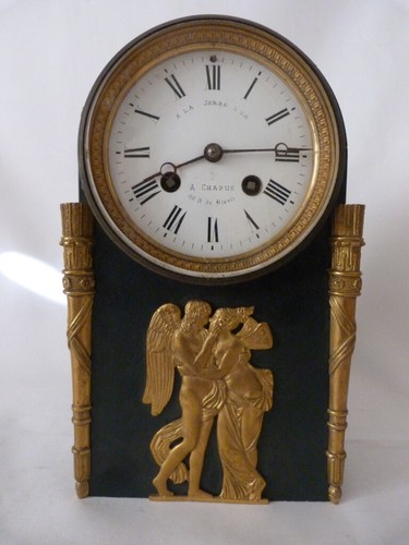 Pendule borne aux - , amours