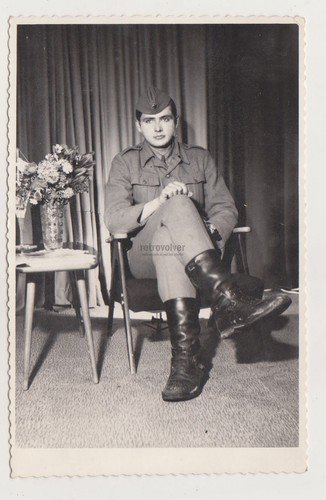 Beau jeune homme - , avec