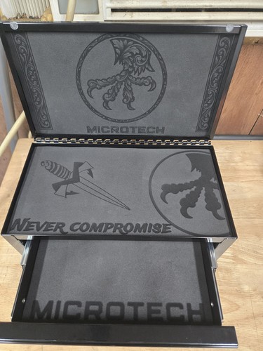 Microtech knife min - knife, box