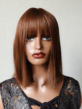 Perruque Mi-Longue Moyen 40 cm Châtain Marron Frange Droite  Bob perruque courte