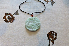 SUPERBE PENDENTIF en JADE