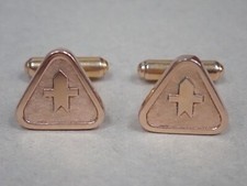 Ancienne paire de boutons de manchettes  plaqué or 18 K / Panneaux prioritaires