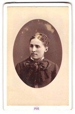 Photo F. Trottier, Clermont, Place Delille 12, junge Dame im Portrait de 