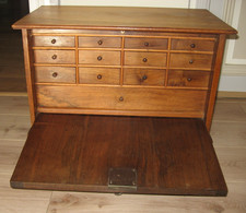 Ancien meuble de metier