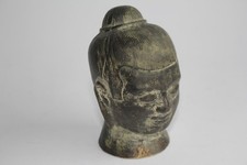 Ancienne Tête de Bouddha