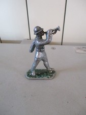 FIGURINE ANCIENNE EN ALUMINIUM SOLDAT CLAIRON TYPE QUIRALU