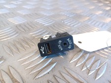 Prise auxiliaire + USB  - BMW SERIE 1 II (2) F20 F21 - 9229246-03