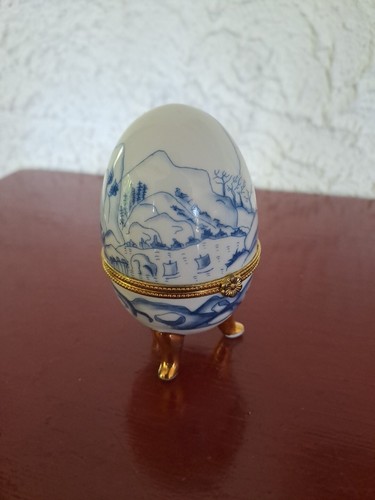 Oeuf porcelaine pilulier - en,
