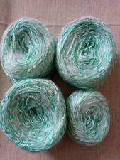 Lot de 4 Pelotes Fantaisies Tons Verts clairs et Blancs (320g)