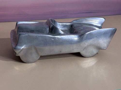 Cendrier sculpture voiture - /,