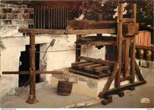 18 - Fontenay Saint Satur - Le vieux pressoir à vis construit en 1741 - CPM - Vo