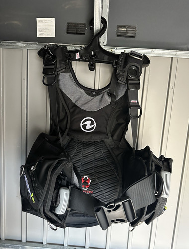 Aqua lung axiom scuba - lung,